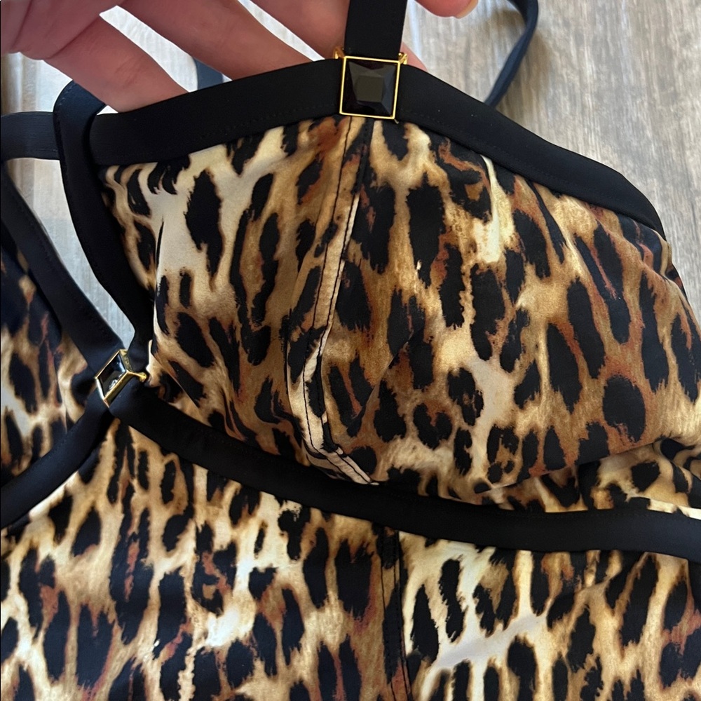 Amoressa Slimming cheetah Print One Piece - Picture 5 of 14